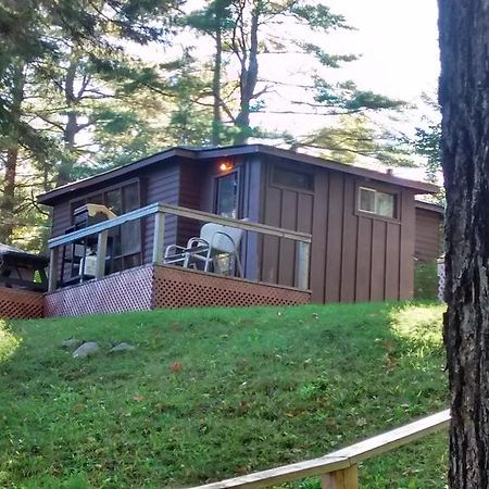 The Pines Cottage Resort Oxtongue Lake Ruang foto