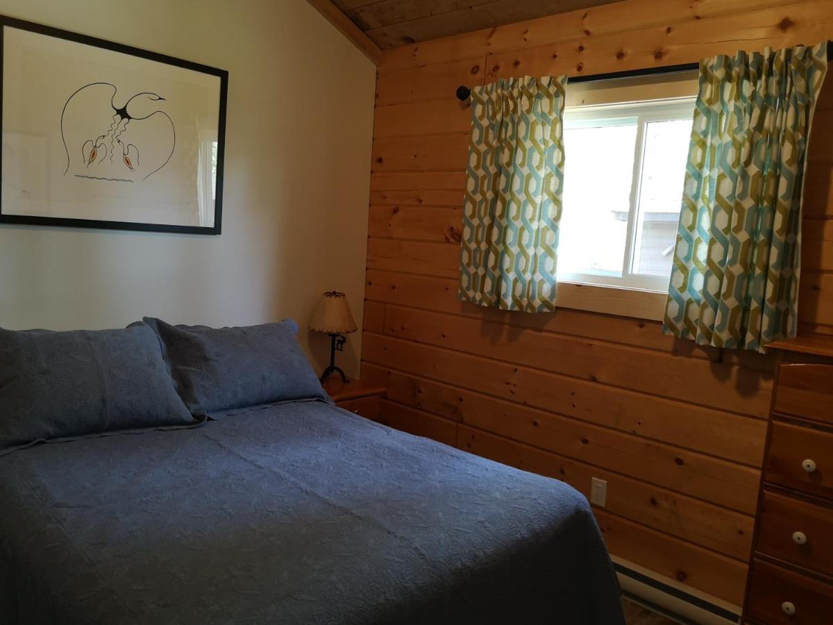 The Pines Cottage Resort Oxtongue Lake Bagian luar foto