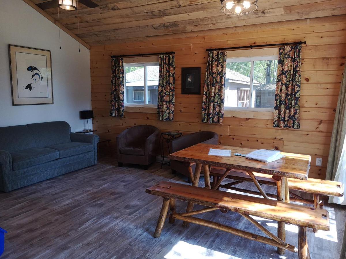 The Pines Cottage Resort Oxtongue Lake Bagian luar foto