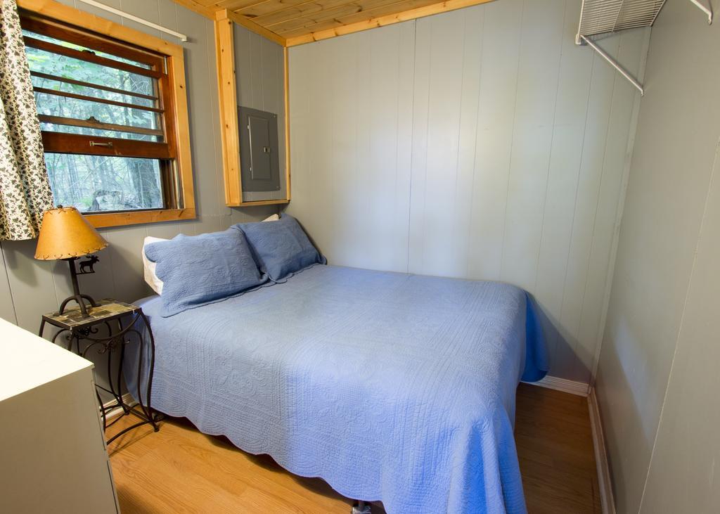 The Pines Cottage Resort Oxtongue Lake Bagian luar foto