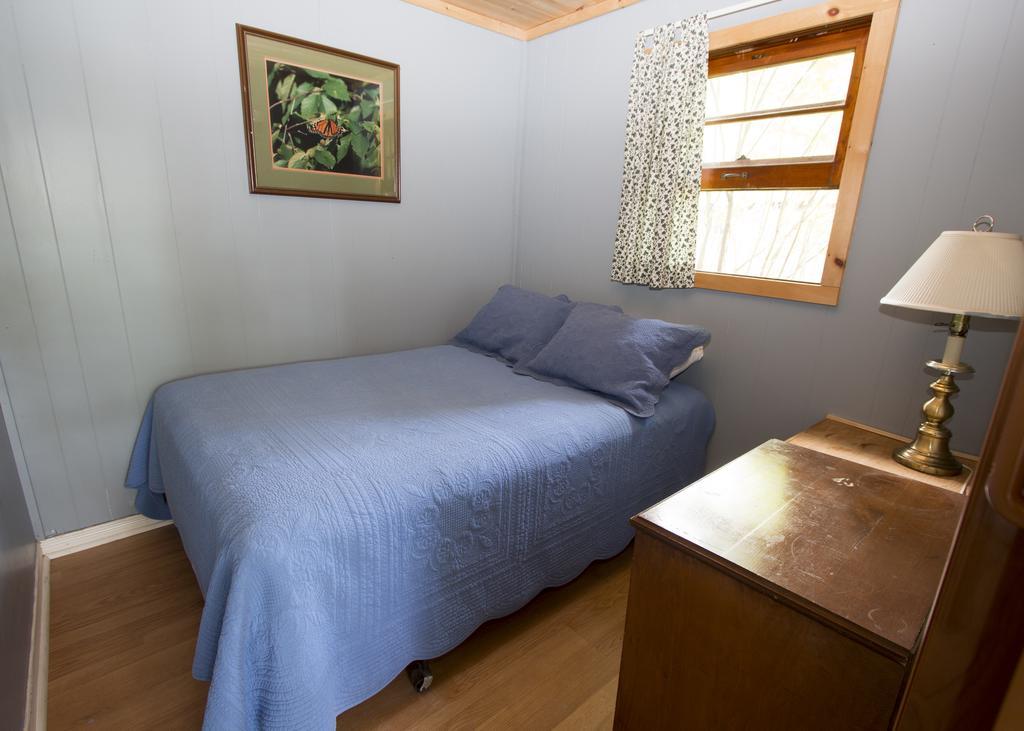 The Pines Cottage Resort Oxtongue Lake Bagian luar foto
