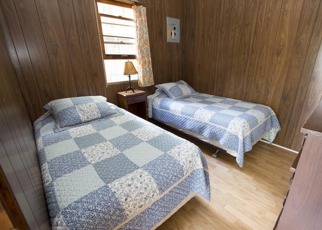 The Pines Cottage Resort Oxtongue Lake Bagian luar foto