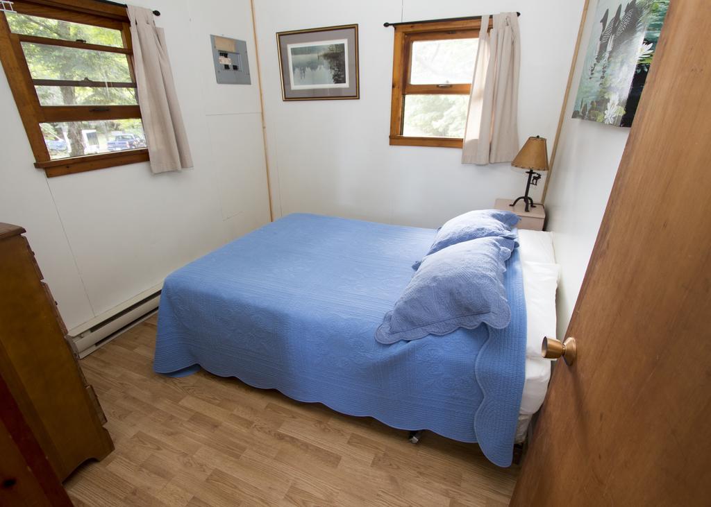 The Pines Cottage Resort Oxtongue Lake Bagian luar foto