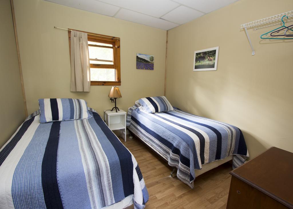The Pines Cottage Resort Oxtongue Lake Bagian luar foto