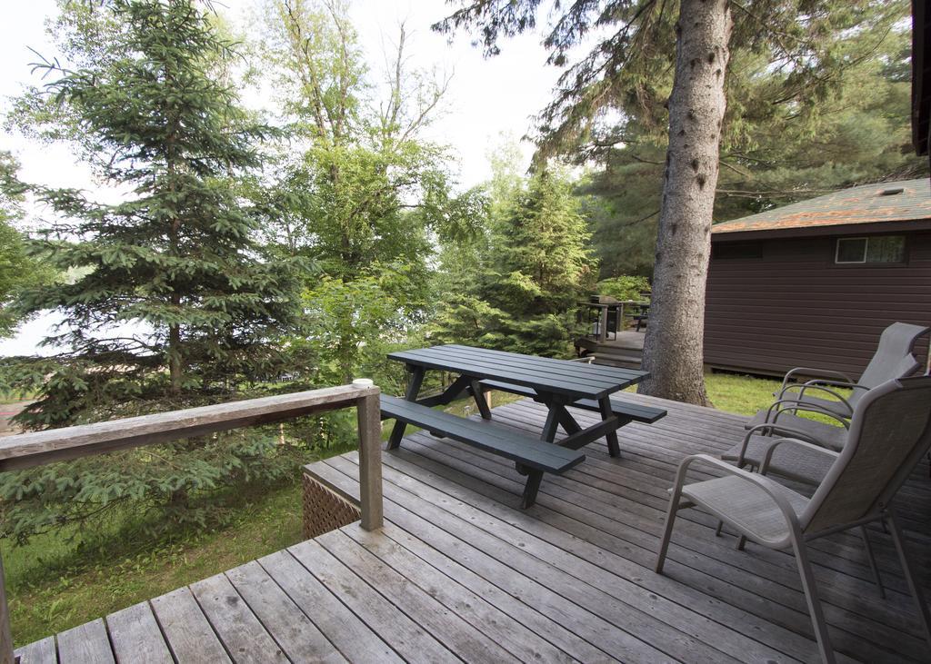 The Pines Cottage Resort Oxtongue Lake Bagian luar foto