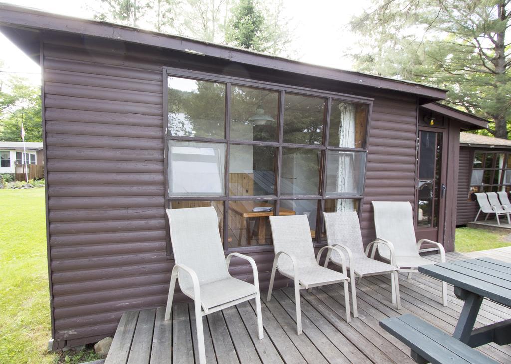 The Pines Cottage Resort Oxtongue Lake Bagian luar foto