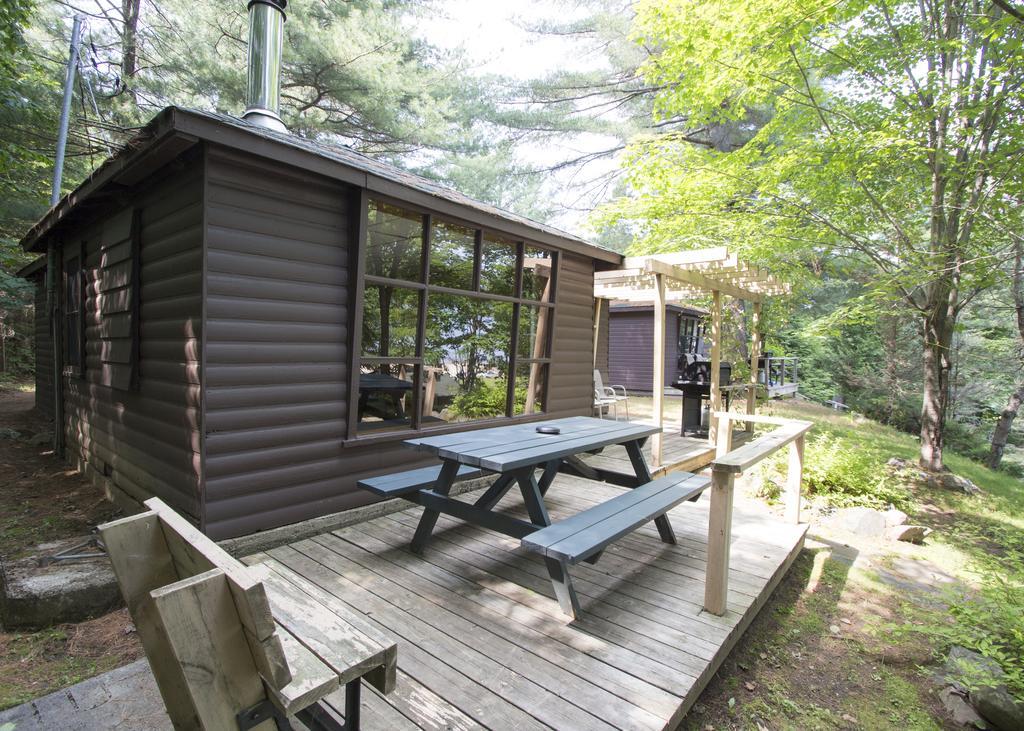 The Pines Cottage Resort Oxtongue Lake Bagian luar foto