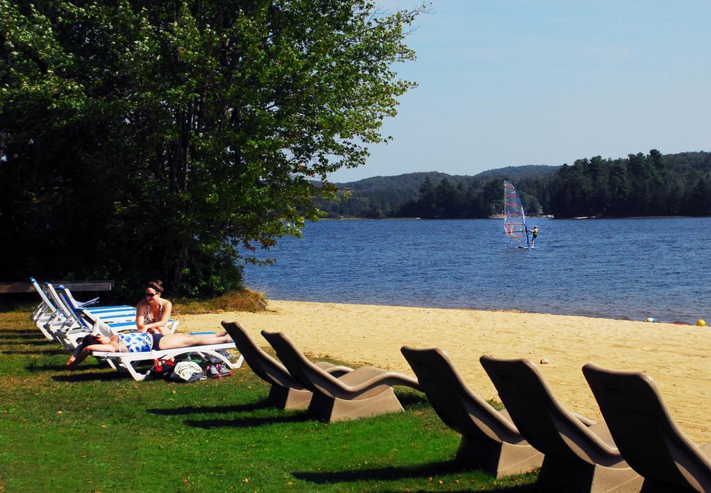 The Pines Cottage Resort Oxtongue Lake Bagian luar foto